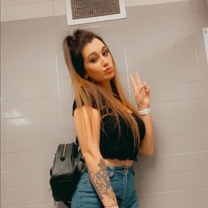 Meet your Posher, Tabitha